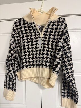Cream & Black Houndstooth Half-Zip Turtleneck Sweater
